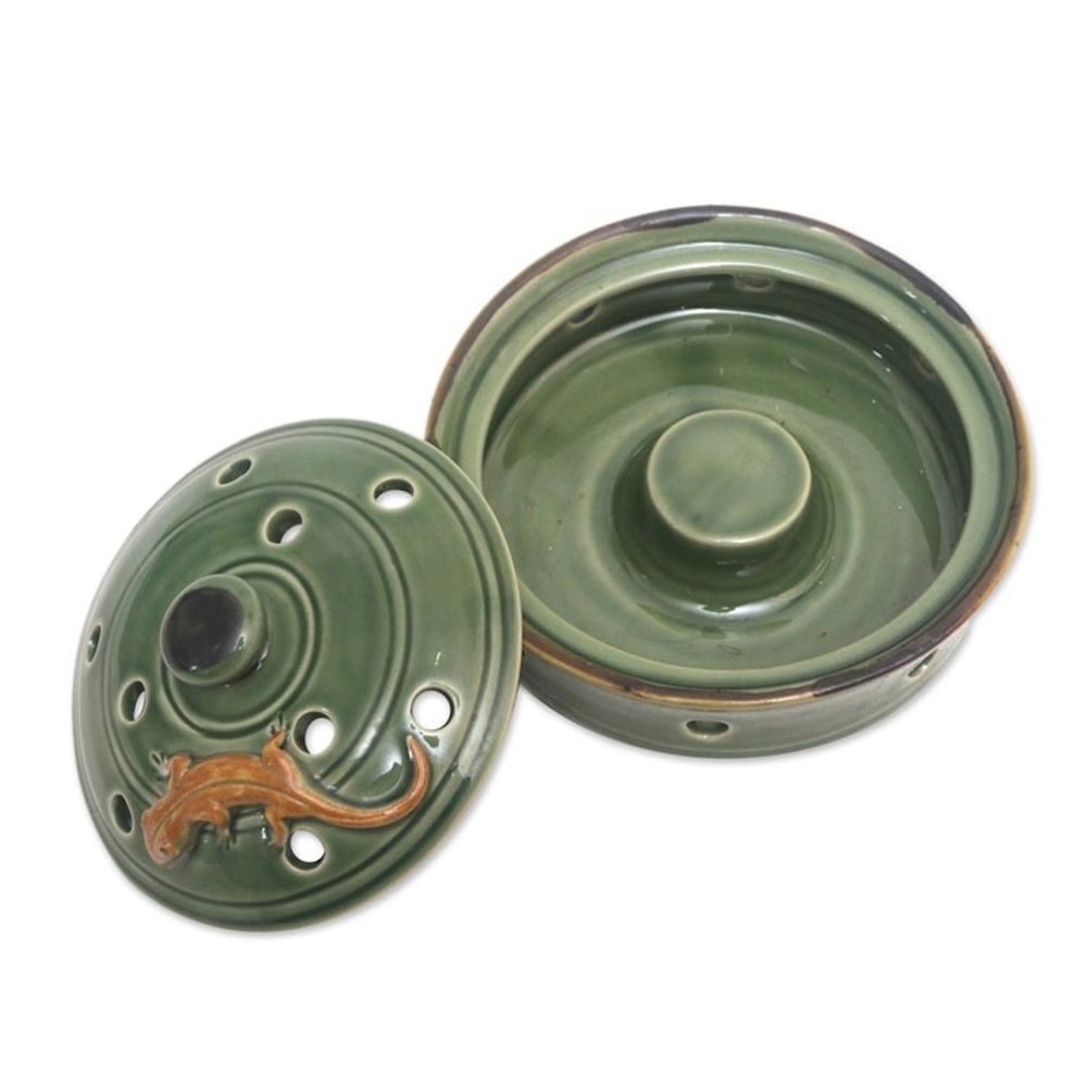 Green Handmade Lizard-Themed Porcelain Mosquito Coil Holder 'Lizard with Polka Dots'