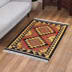 Handmade Diamond-Patterned Wool Area Rug in Warm Hues 3x5 'Classic Manor'