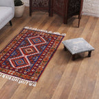 Handcrafted Classic Geometric Chain-Stitched Wool Rug 3x5 'Floral Festivity'